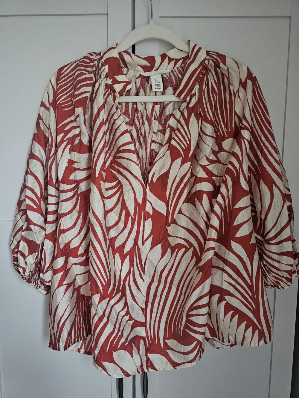 H&M Red & Cream Leaf Print Balloon-Sleeved Blouse Size XL